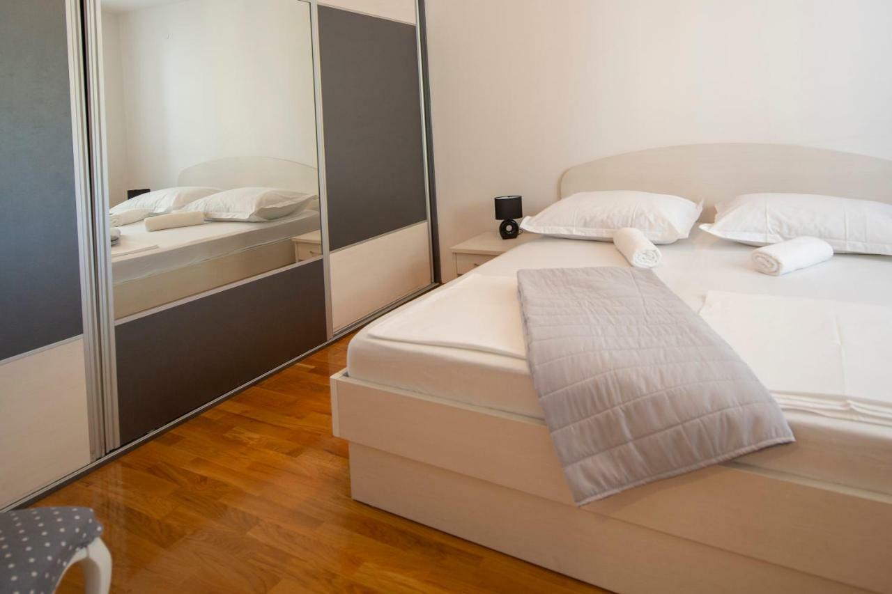Apartman Pjero 3+2 Makarska Exterior photo